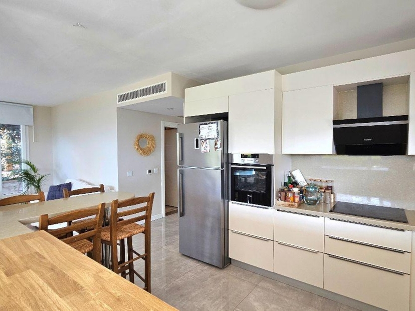 Mountain View 4+1 Villa in Ortakent, Bodrum