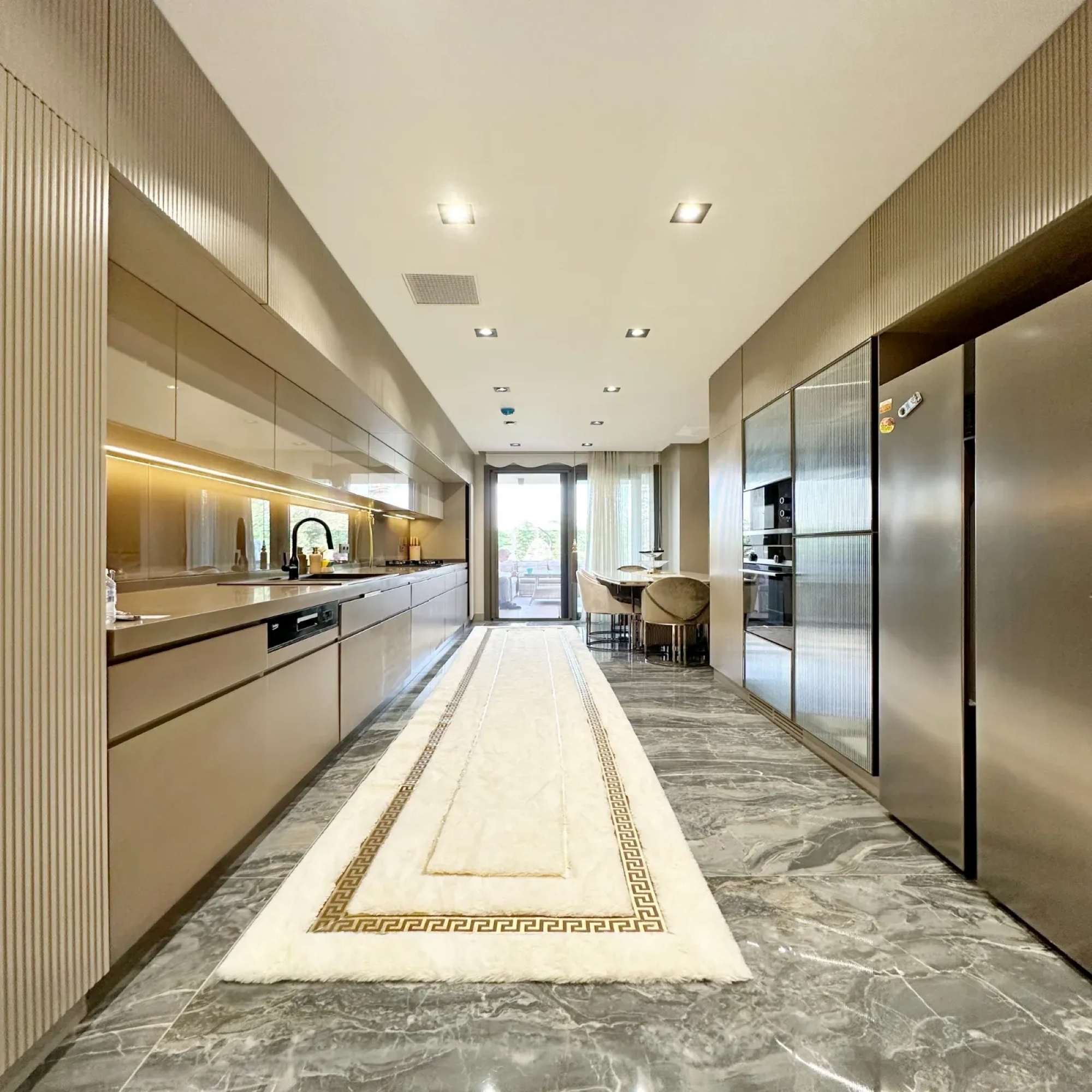 Luxuriöse 6+1 Bergblick Villa in Beylikduzu, Istanbul