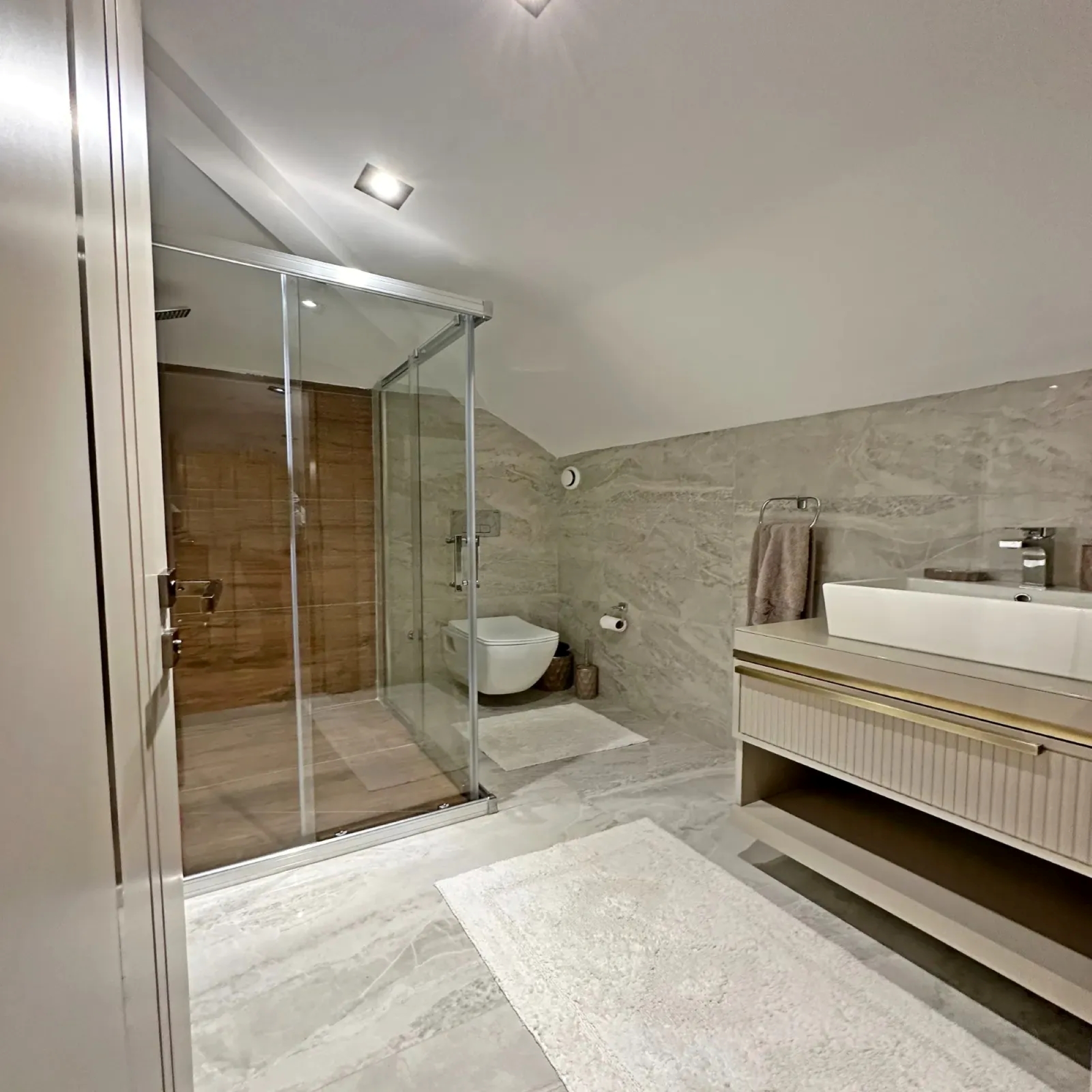 Luxuriöse 6+1 Bergblick Villa in Beylikduzu, Istanbul