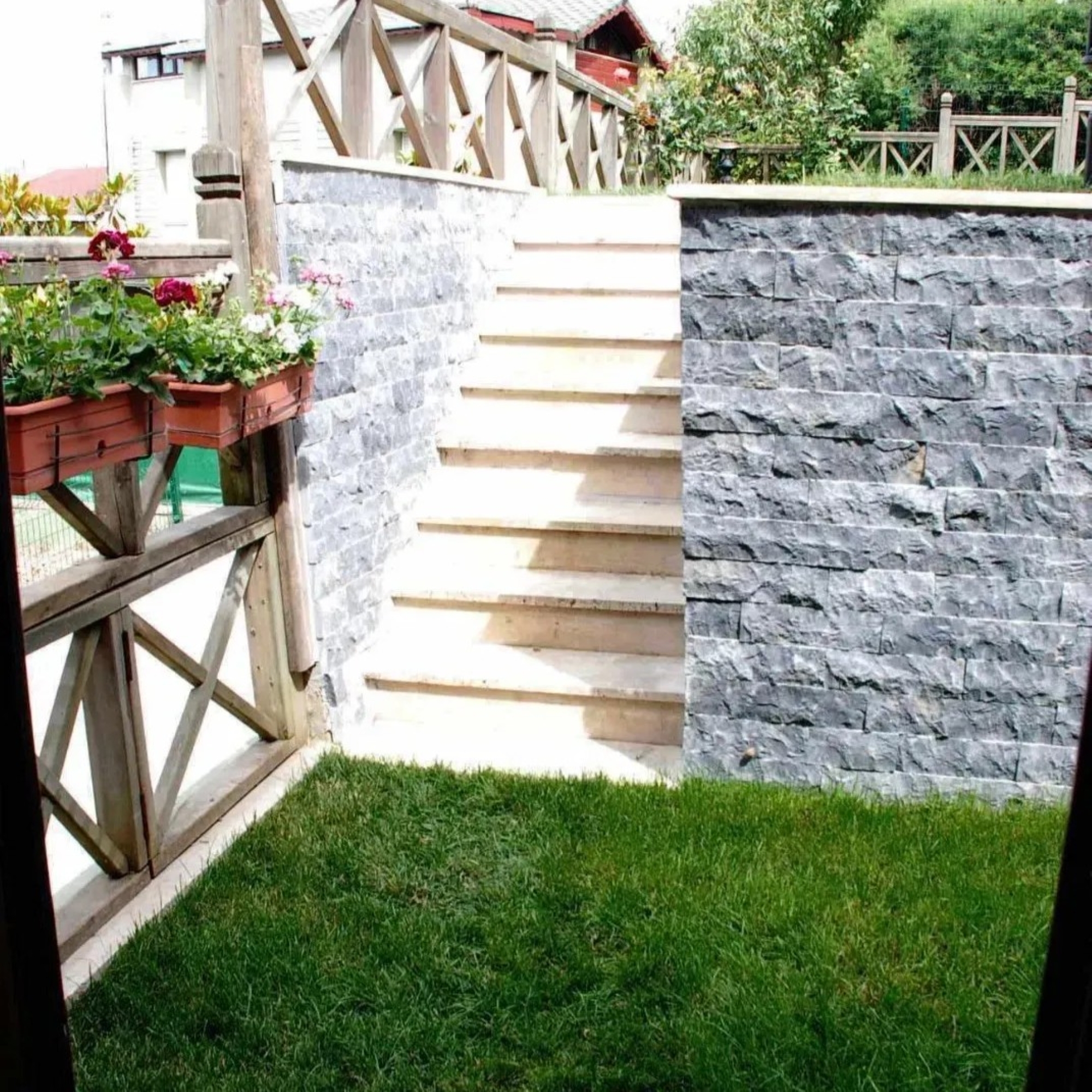 Luksus 5+2 Villa med Pool og Børnelegeplads i Bahcesehir