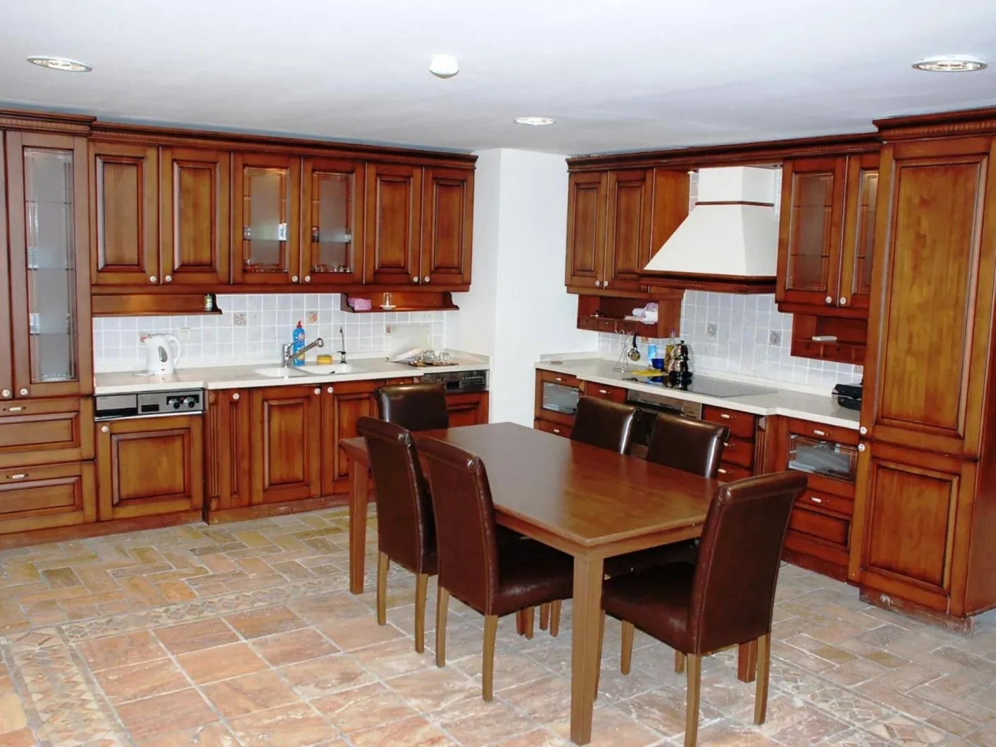 Luksus 5+2 Villa med Pool og Børnelegeplads i Bahcesehir