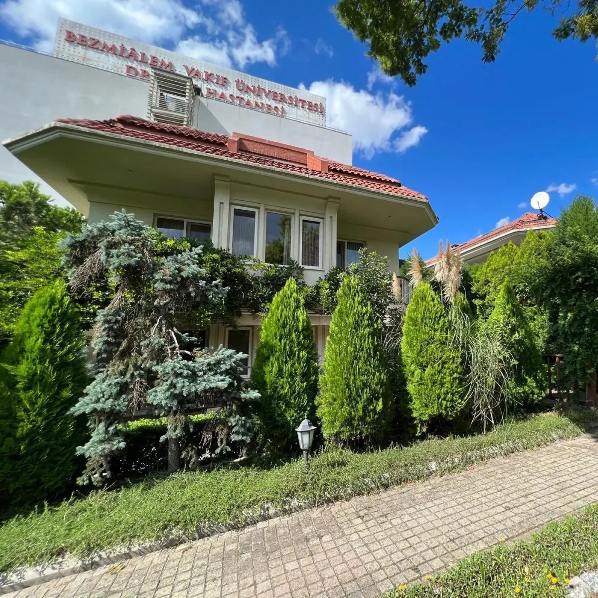 Spacious 6+1 Villa with Mountain View in Maltepe