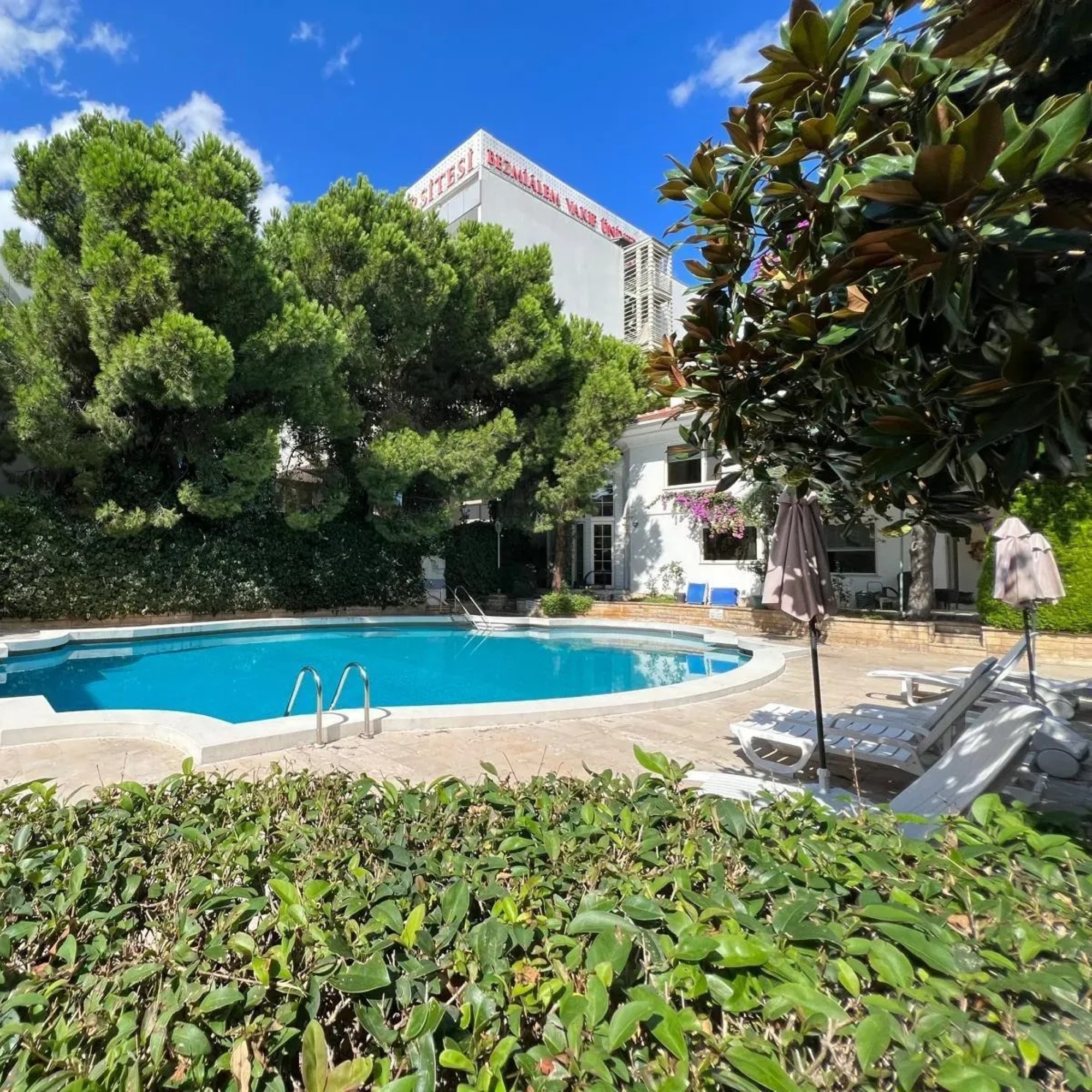 Spacious 6+1 Villa with Mountain View in Maltepe