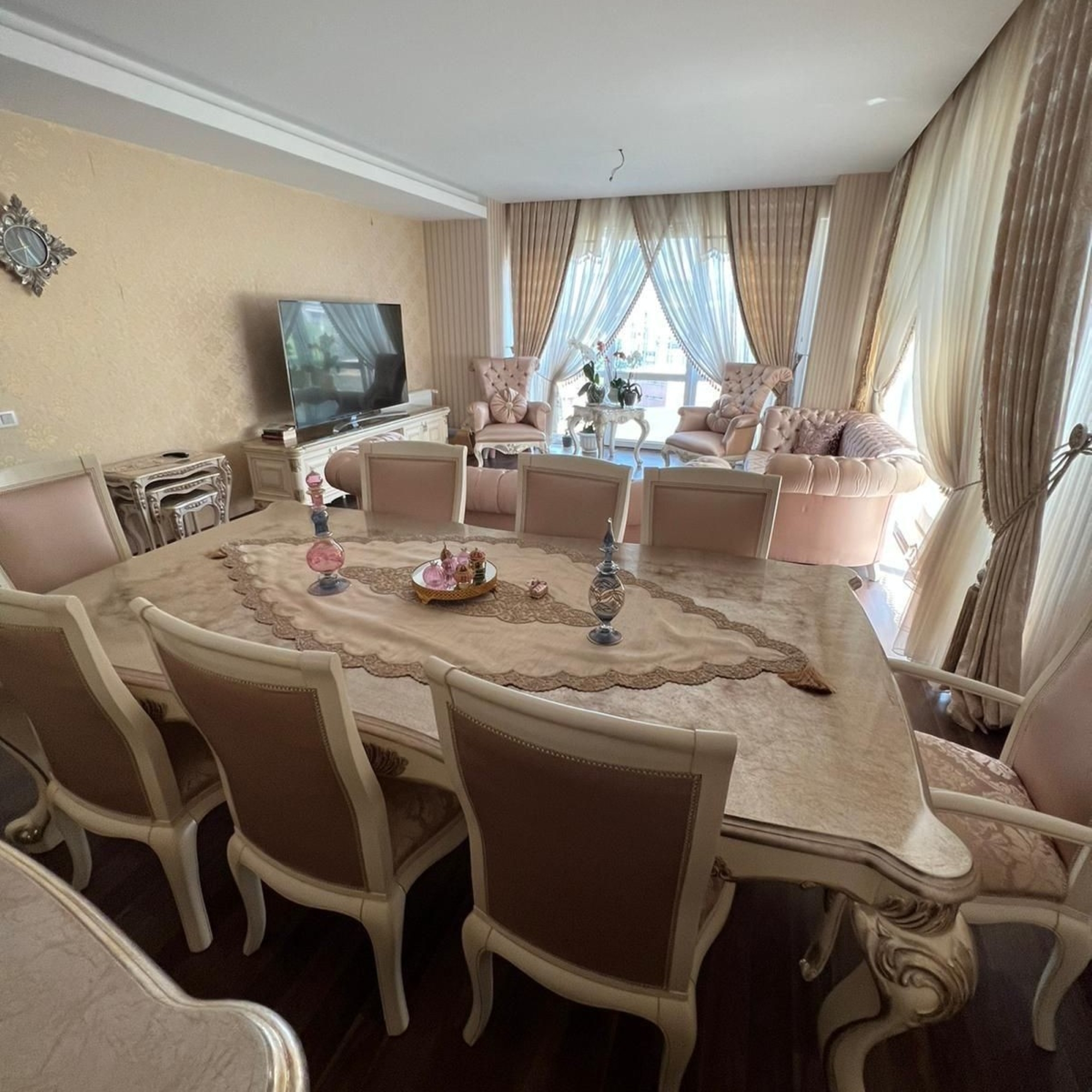 3+1 Квартира с видом на горы и бассейн, Стамбул