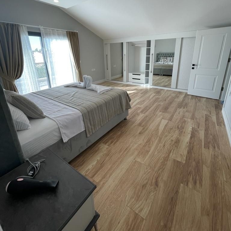 Ylellinen 6+1 vuoristonäköalalla varustettu huvila Calis Beachilla, Fethiyessä