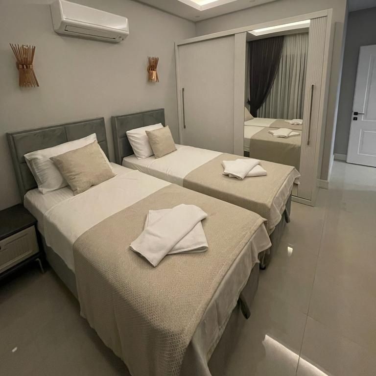 Ylellinen 6+1 vuoristonäköalalla varustettu huvila Calis Beachilla, Fethiyessä