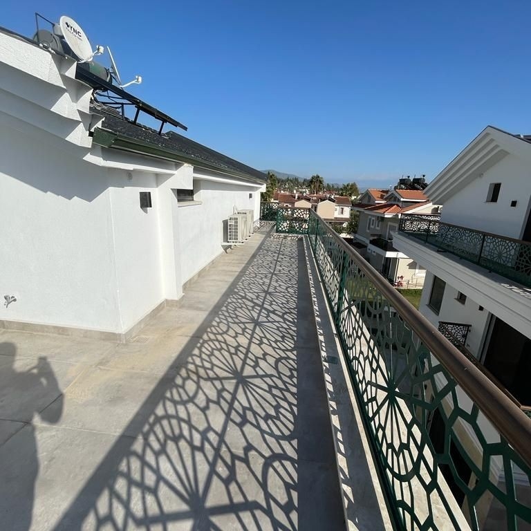 Ylellinen 6+1 vuoristonäköalalla varustettu huvila Calis Beachilla, Fethiyessä