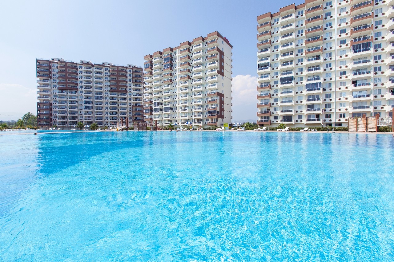 Luxurious 1+1 Apartment with Stunning Views in Mersin