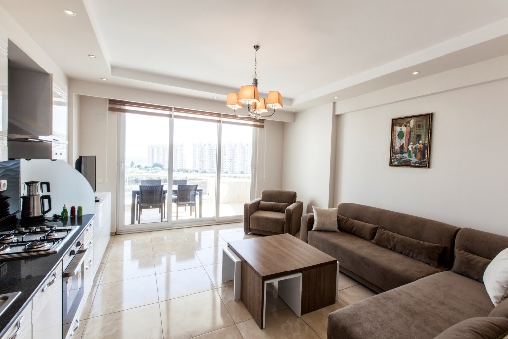 Luxury 1+1 Apartment with Castle and Mountain Views, Mersin