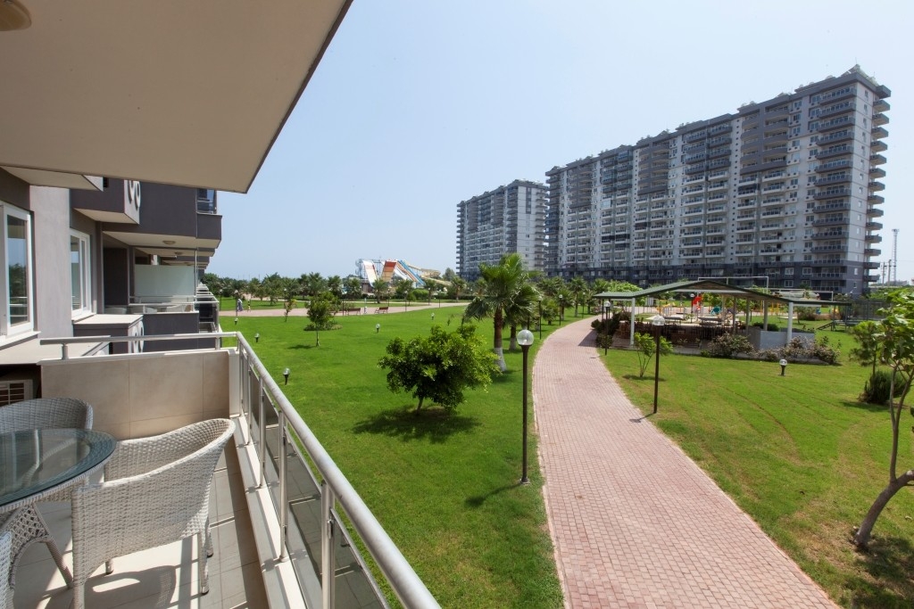 Luxury 2+1 Apartment with Sea and Castle Views, Mersin - Çeşmeli