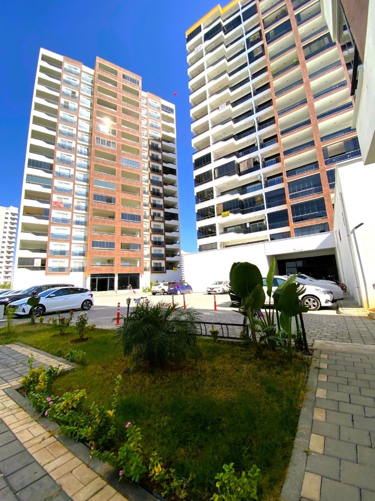 A spacious 2+1 apartment in Mersin for sale
