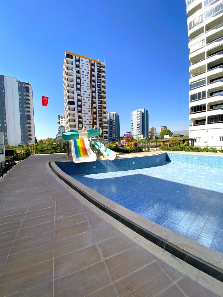 A spacious 2+1 apartment in Mersin for sale