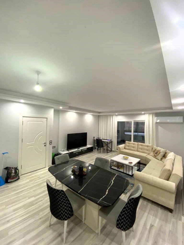 A spacious 2+1 apartment in Mersin for sale