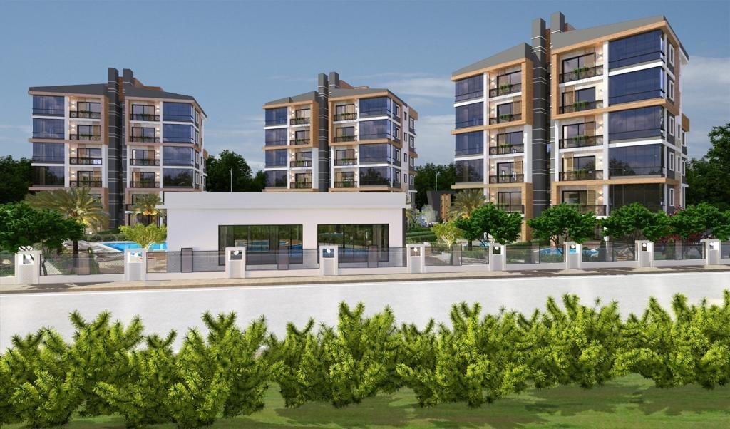 4+1 apartment with exit to the garden in a luxury complex in Mersin