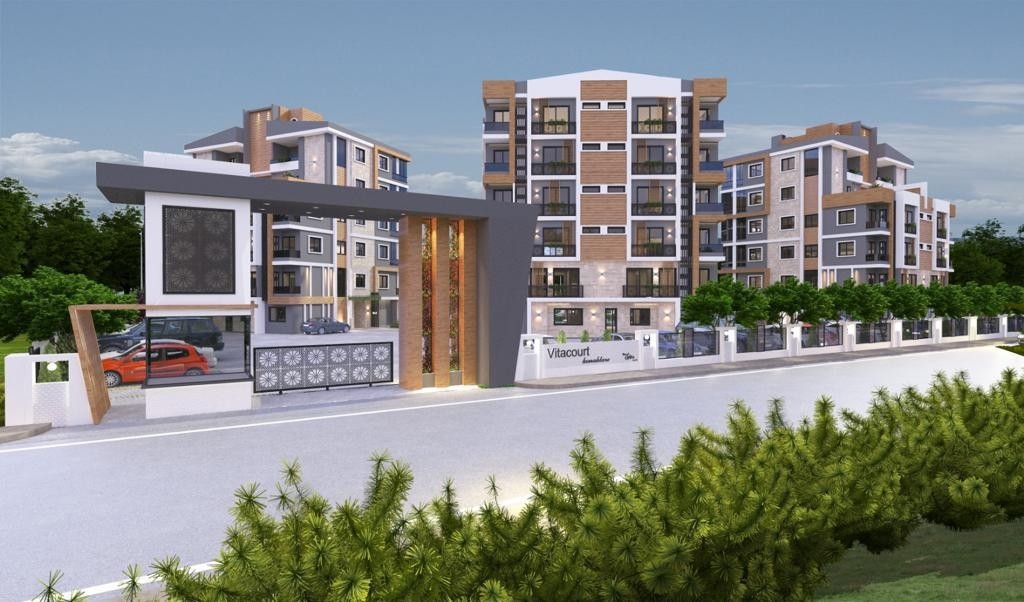 4+1 apartment with exit to the garden in a luxury complex in Mersin