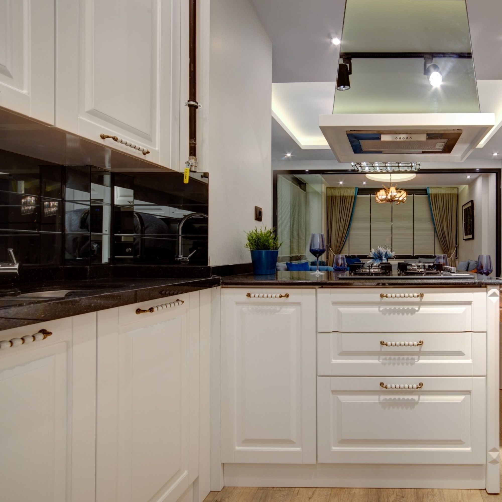 Luxury 4+1 Apartment with Sea and Mountain Views in Mersin-Tece