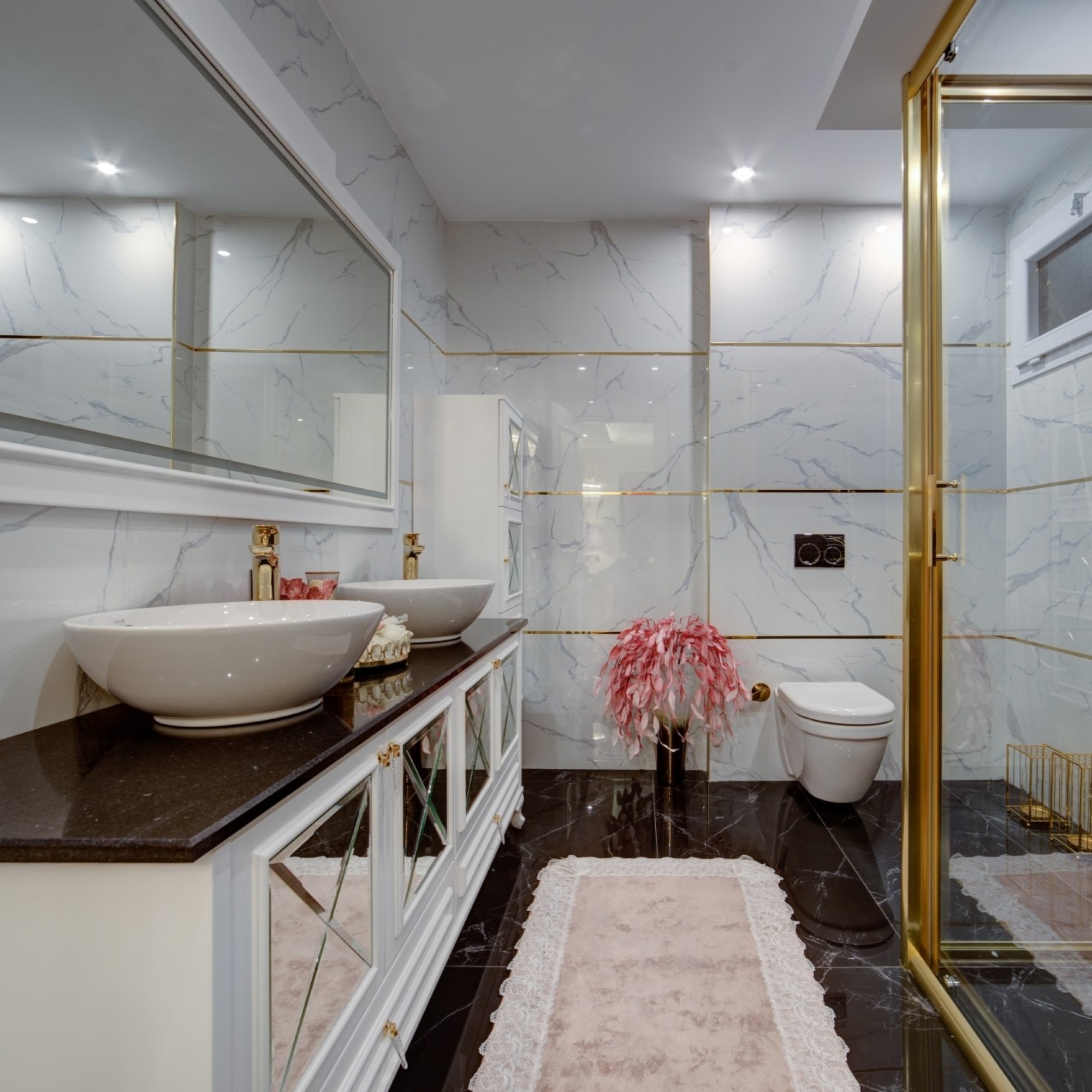 Luxury 4+1 Apartment with Sea and Mountain Views in Mersin-Tece