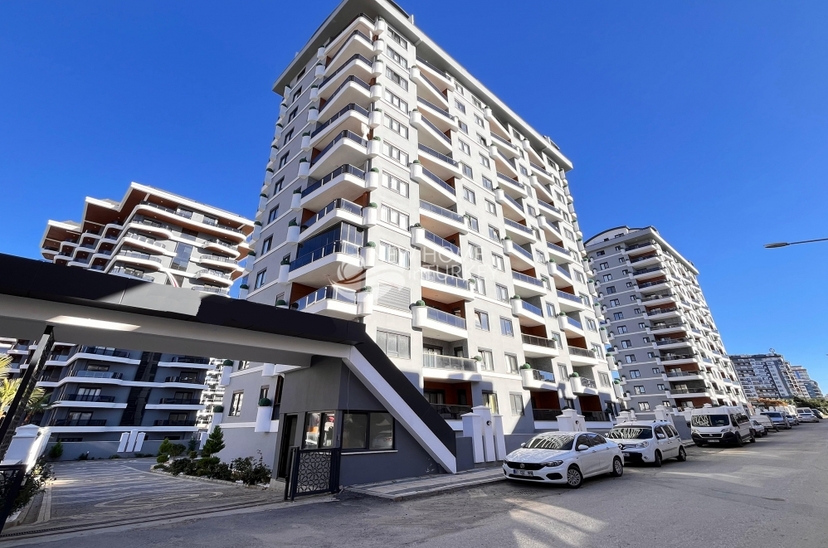 Luxuriöses 1+1 Apartment mit Bergblick in Mahmutlar, Alanya