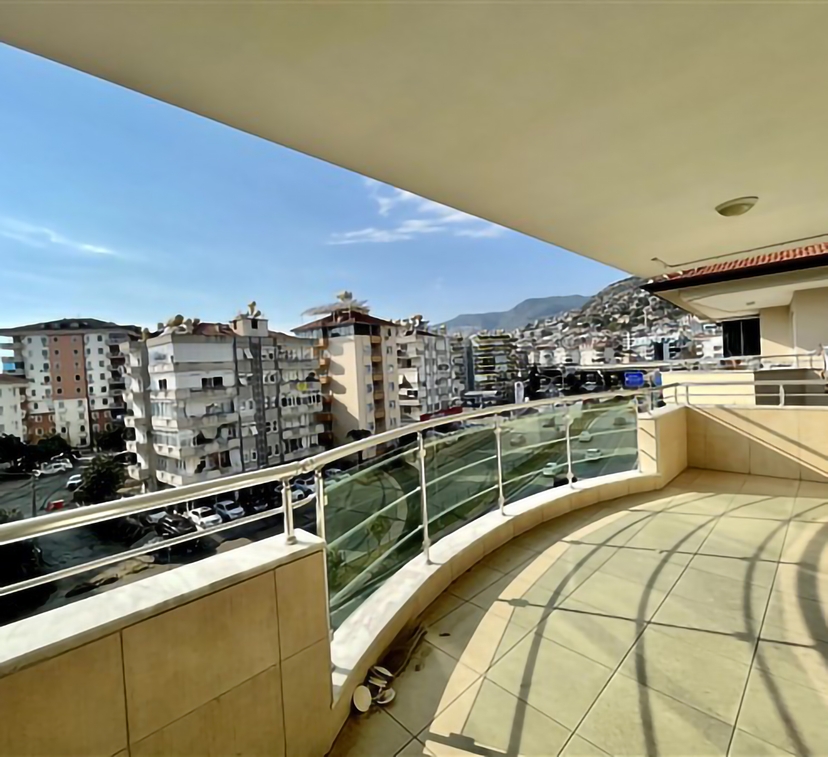 Mountain-View 2+1 Lejlighed i Alanya Bycentrum