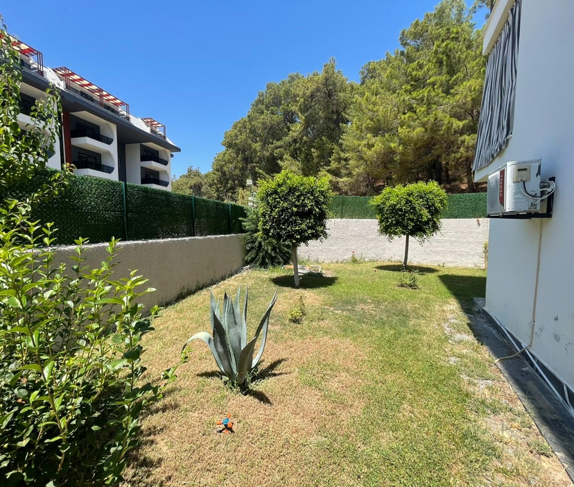 Vuorinäkymä 1+1 Puutarhakerroksen Asunto Avsallarissa, Alanyassa