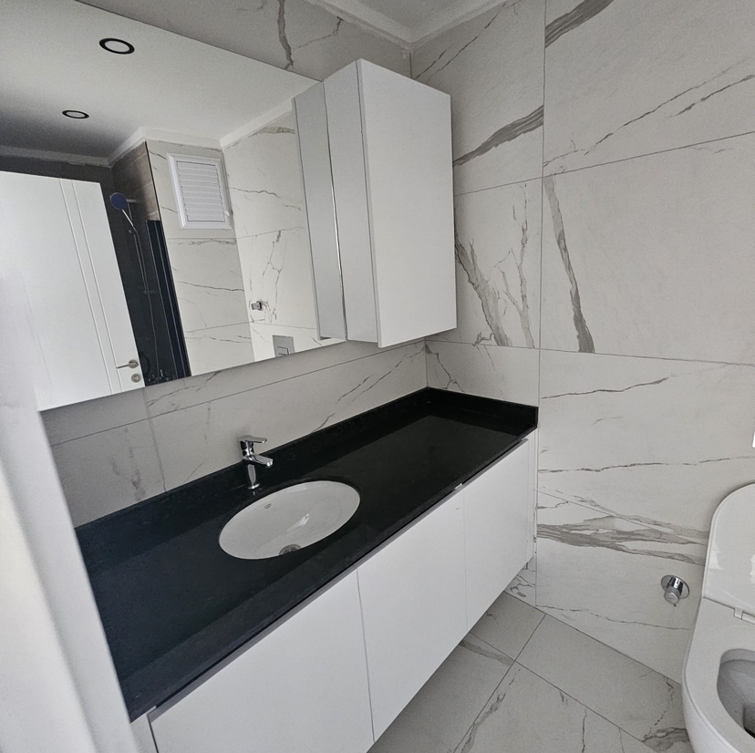 Современная 1+1 квартира с видом на горы в Авсалларе, Алания